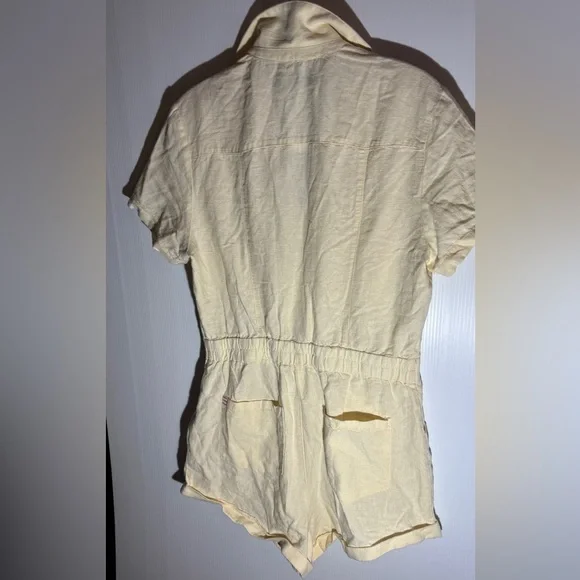 Urban Outfitters Cream Short-Sleeve Jacket NWT size lager - Picture 4 of 4